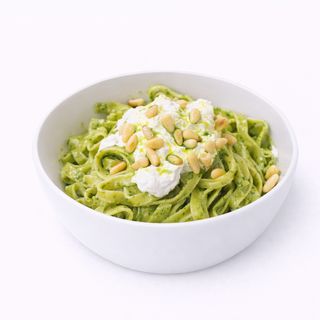 Fettuccine al Pesto con Burrata
