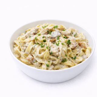 Chicken Fettuccine Alfredo Crème