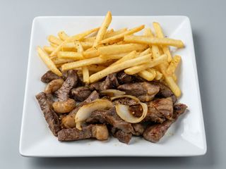 DOSE Picanha com batata frita e pão na chapa