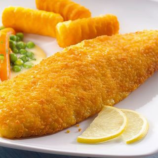 Fillet de pescada empanadas com salada russa