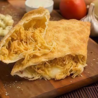 Pastel de Frango e Queijo