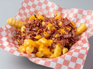Batata com bacon e cheddar