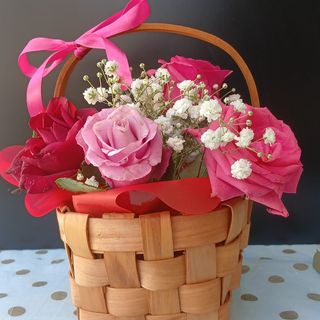 Arranjo com rosas– Regalo especial de aniversário