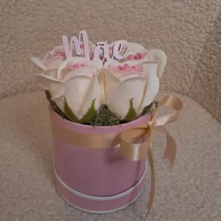Caixa com rosas de sabão especial Mãe