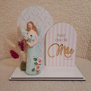 Presente Dia da Mãe com Fada Decorativa – Arranjo Delicado e Emocional