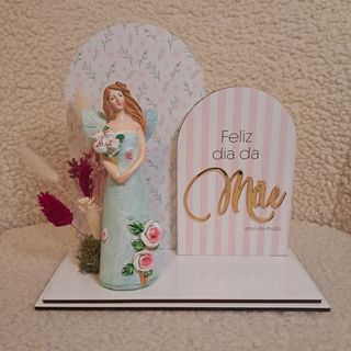 Presente Dia da Mãe com Fada Decorativa – Arranjo Delicado e Emocional