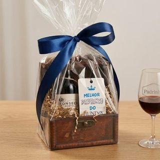 Kit Presente para Padrinhos com Mini Garrafa Chaveiro, Baú e Copo Shot