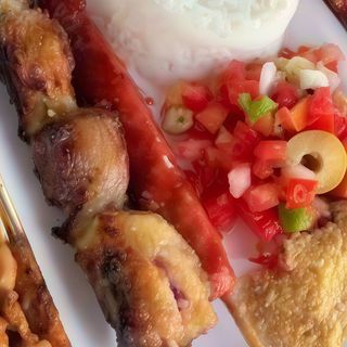 Menu 3 : Espeto tradicional  , Bebida lata e Acompanhamentos