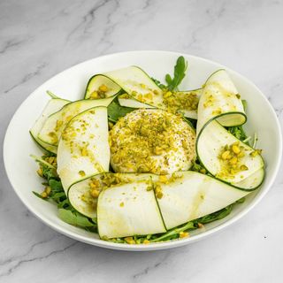 Salada de Burrata e Courgette