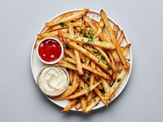 Crispy potatoes plate