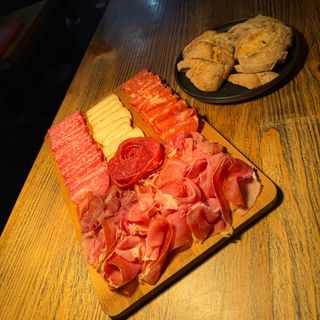 Tábua de Enchidos e Queijo