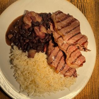 Picanha c/ arroz branco e feijão preto
