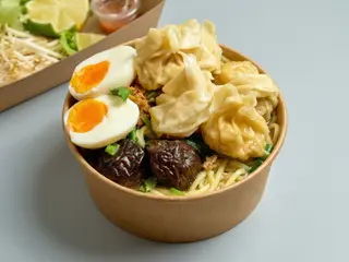 Ba Mee Keaw Goong