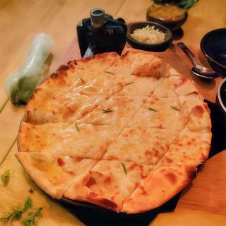 Pane com Aglio e Formaggio