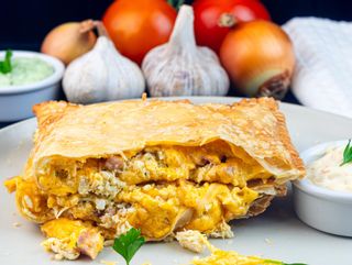 17-Pastel de Frango, Cheddar, Bacon e Cream Cheese