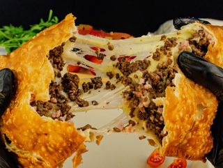 25-Pastel de Carne, Mozzarela, Bacon e Cream Cheese