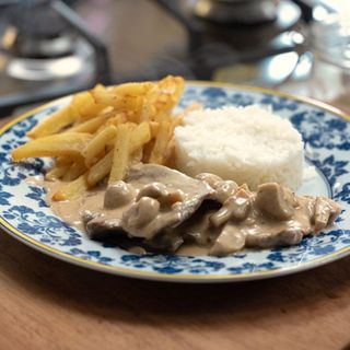 Menu 2 Pessoas Bifinhos de Porco com Champignons