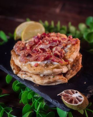 Pão de Alho com Queijo e Bacon