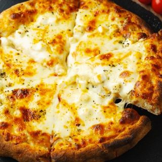 Pizza 4 queijos (32 cm)