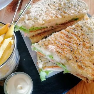 Tosta camarão e delícias do mar ( 2 pessoas)