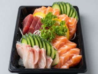 F2. Sashimi Misto