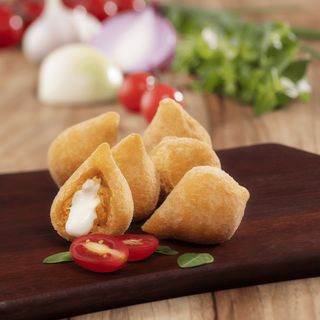 Coxinha de Frango com catupiry, salgados receitas do Brasil