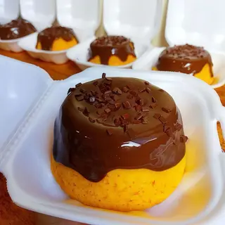 Mini bolo Vulcão massa de Cenoura com Chocolate