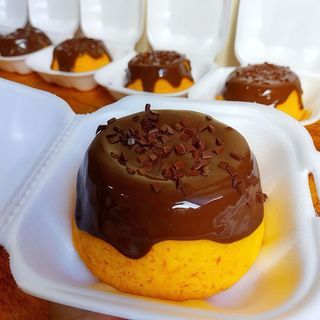 Mini bolo Vulcão massa de Cenoura com Chocolate