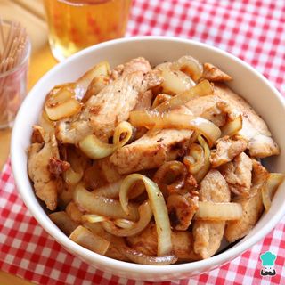 Filé de frango acebolado