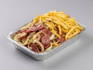 Calabresa acebolada com fritas