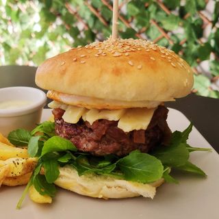 Hambúrguer São Jorge