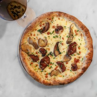 Cogumelos com queijo fumado e limão