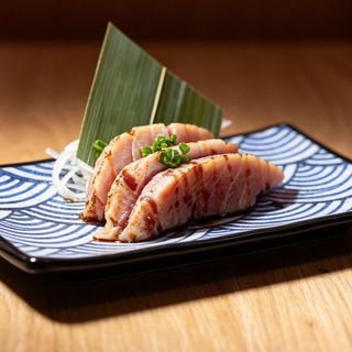 Sashimi Atum Braseado