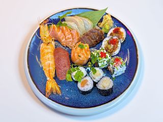 Mix Sushi & Sashimi 24 pcs