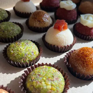 Caixa com 16 Brigadeiros 