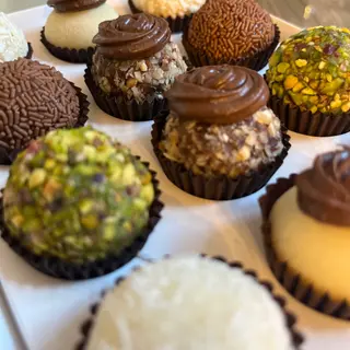 Caixa com 12 Brigadeiros 