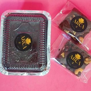 Bolo de cenoura + 2 brownie de castanhas