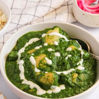 Amritsari chicken saag