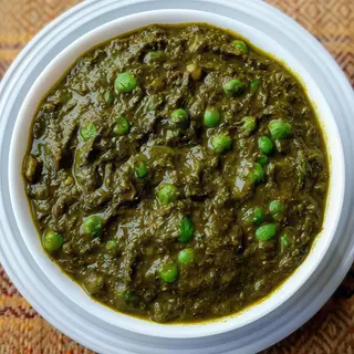 Palak matar curry with basmati rice (vegan ) 