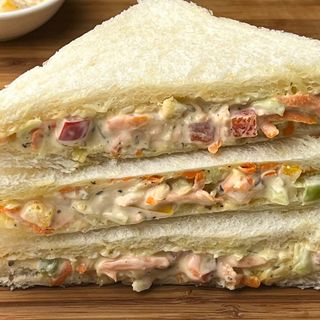 Veg sandwiches  with fries (veg )