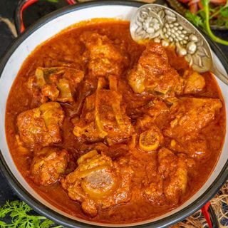 Lamb vindaloo with basmati rice 