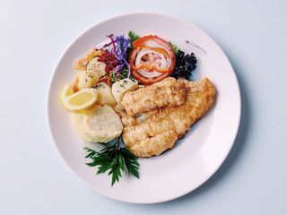 Black scabbard fish salad ( Espada ) 