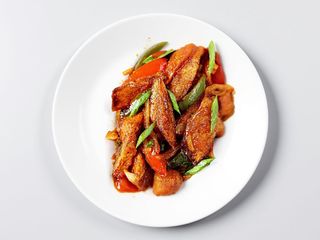 Potato chilli with salad (vegan )