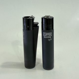 Isqueiro Clipper Reutilizável – Modelo Soft Touch (preto fosco)