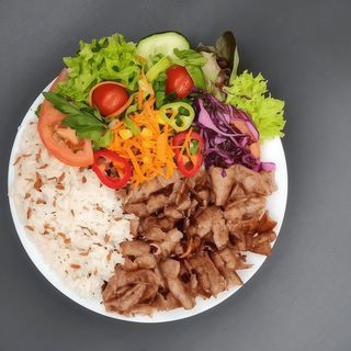 GRANDE PRATO KEBAB COM SALADA E ARROZ(BASMATI)