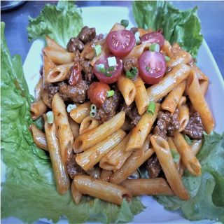 PENNE PASTA COM CARNE DE VACA