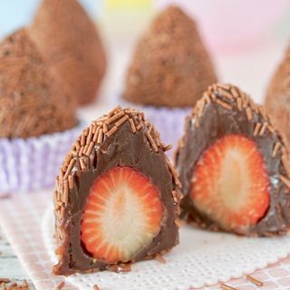 Coxinha de morango de brigadeiro