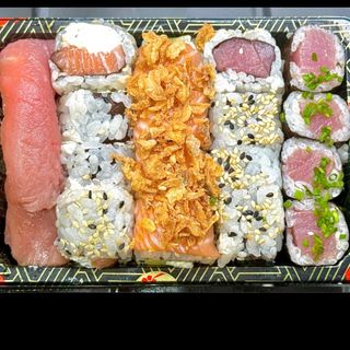 C15- Sushi combo