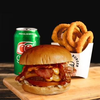 Menu Master Bacon  + Bebida + Acompanhamento + Molhos