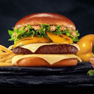 Double cheese burger and Batata 